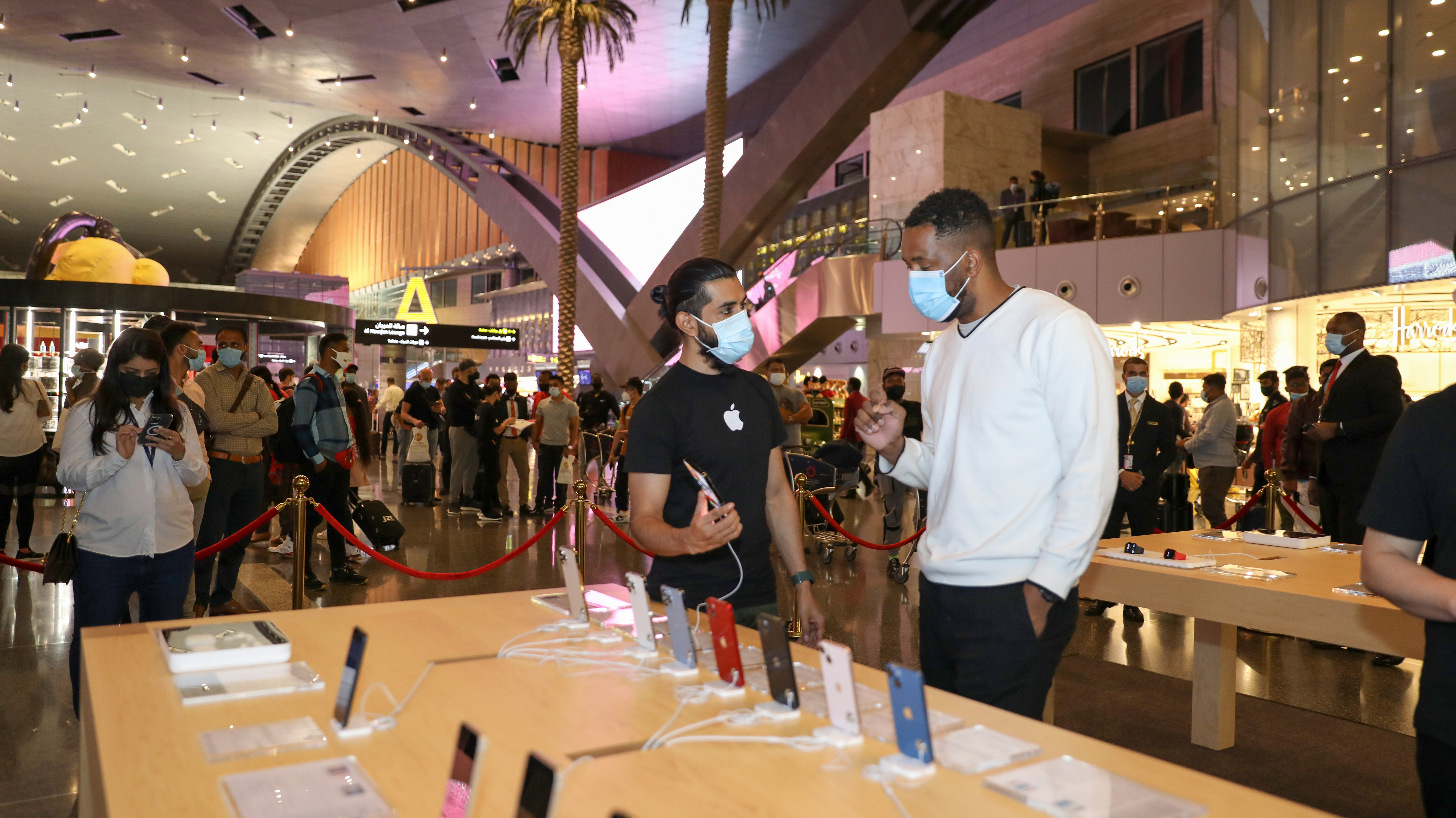Qatar Duty Free Opens an Apple Shop Programme at Hamad International Airport